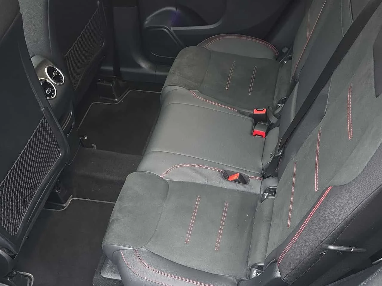 Mercedes-Benz GLB * 250 * CARFAX * 360 * ПОДГРЕВИ * ПАМЕТ * CARPLAY, снимка 15 - Автомобили и джипове - 54084462