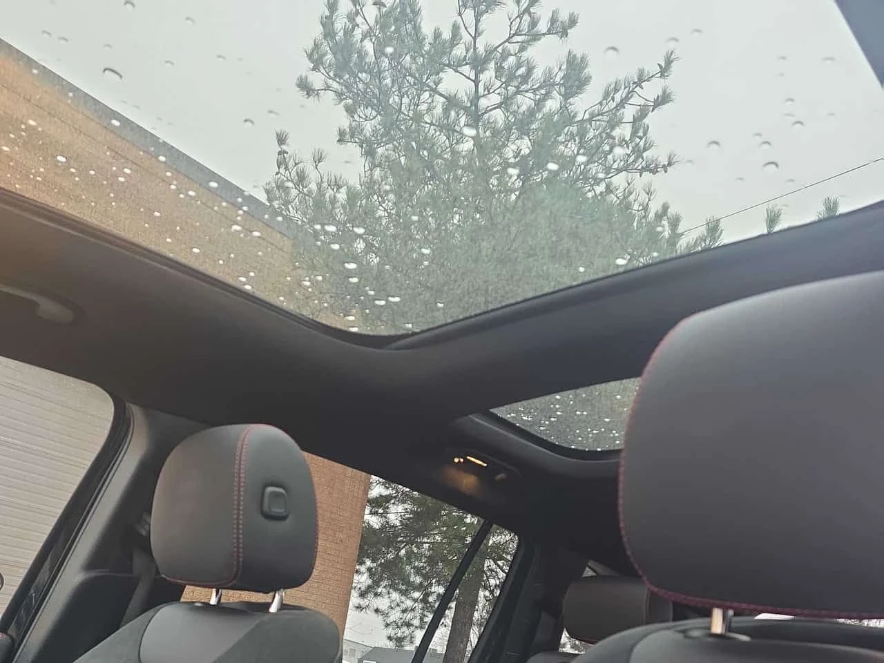 Mercedes-Benz GLB * 250 * CARFAX * 360 * ПОДГРЕВИ * ПАМЕТ * CARPLAY, снимка 14 - Автомобили и джипове - 54084462