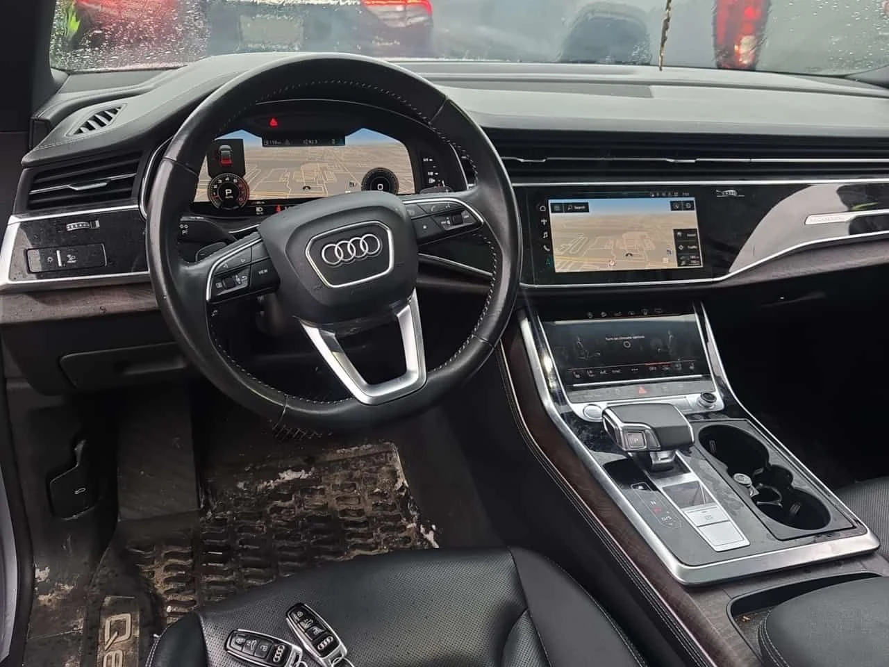 Audi Q8 * TECHNIK * Pano * 2 Ключа * Обдухване * Carfax, снимка 10 - Автомобили и джипове - 54197621