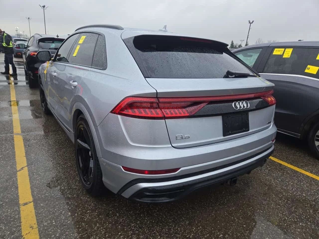 Audi Q8 * TECHNIK * Pano * 2 Ключа * Обдухване * Carfax, снимка 4 - Автомобили и джипове - 54197621