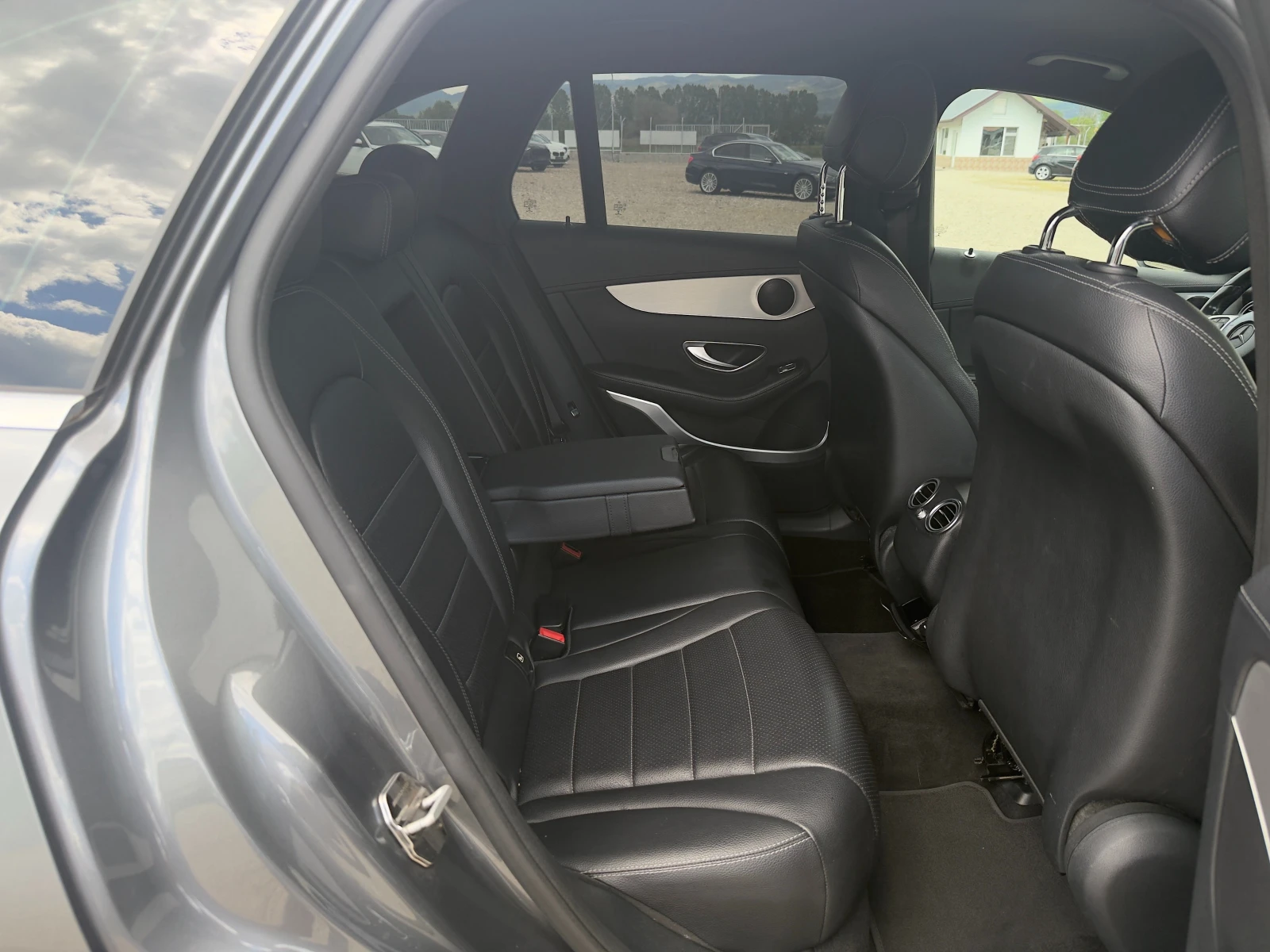 Mercedes-Benz GLC 220 2.2d AMG 4x4/9G-tronic/Airmatic/Собствен лизинг, снимка 10 - Автомобили и джипове - 54429818