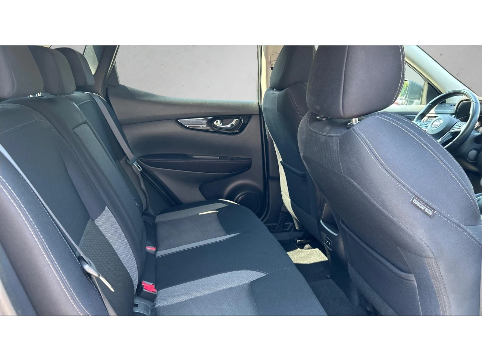 Nissan Qashqai DIG-T N-Connecta, Месечна вноска от 220  , снимка 7 - Автомобили и джипове - 55146855