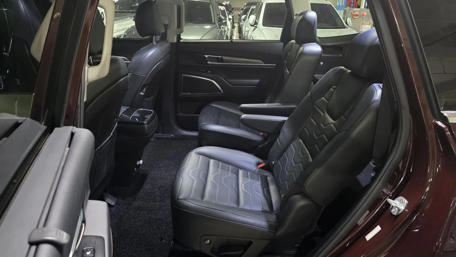 Kia Telluride 3.8* ЛЮК* ОБДУХВАНЕ* HUD* 360* КРАЙНА ЦЕНА, снимка 11 - Автомобили и джипове - 55385655