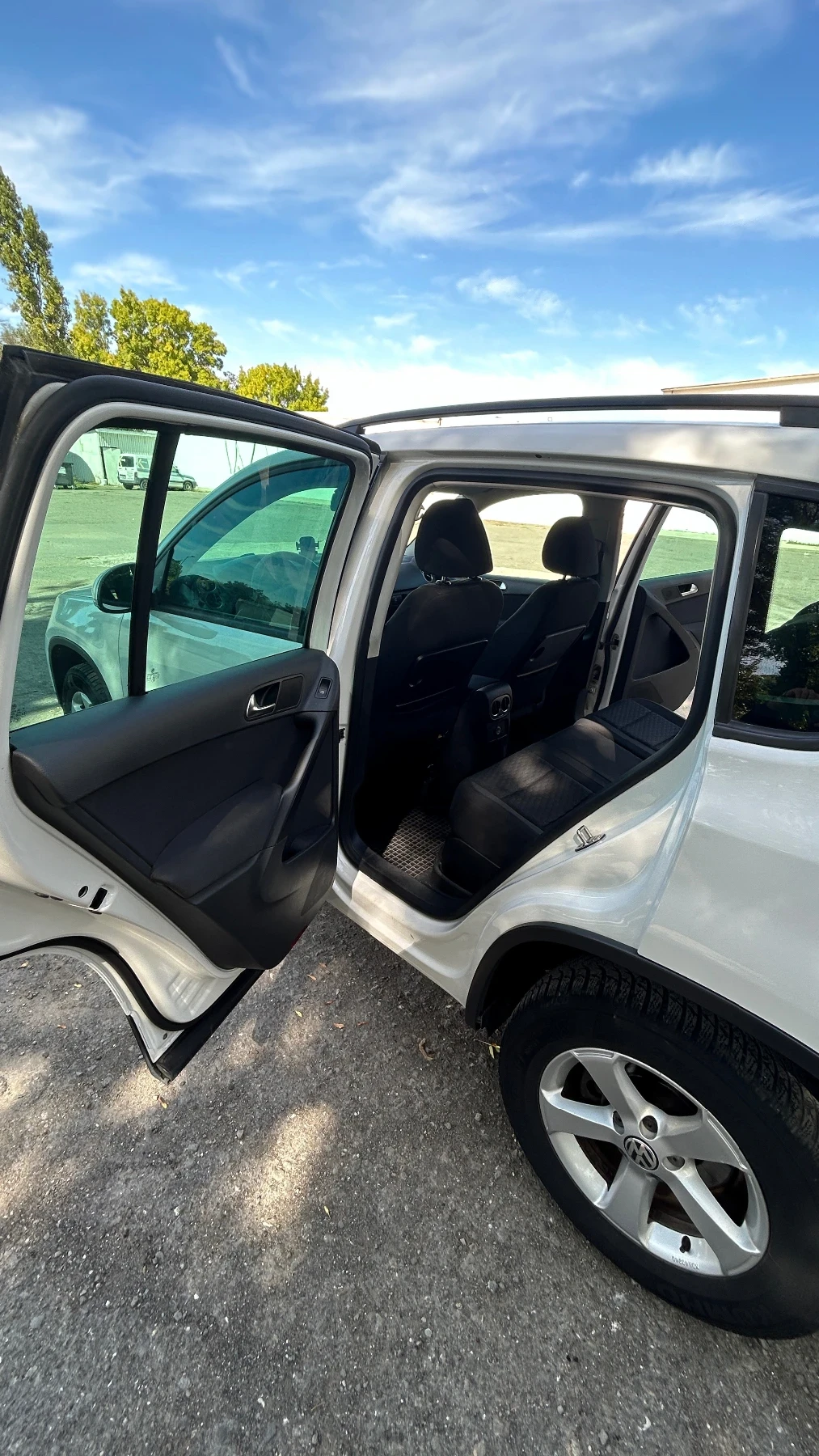 VW Tiguan, снимка 9 - Автомобили и джипове - 56427154