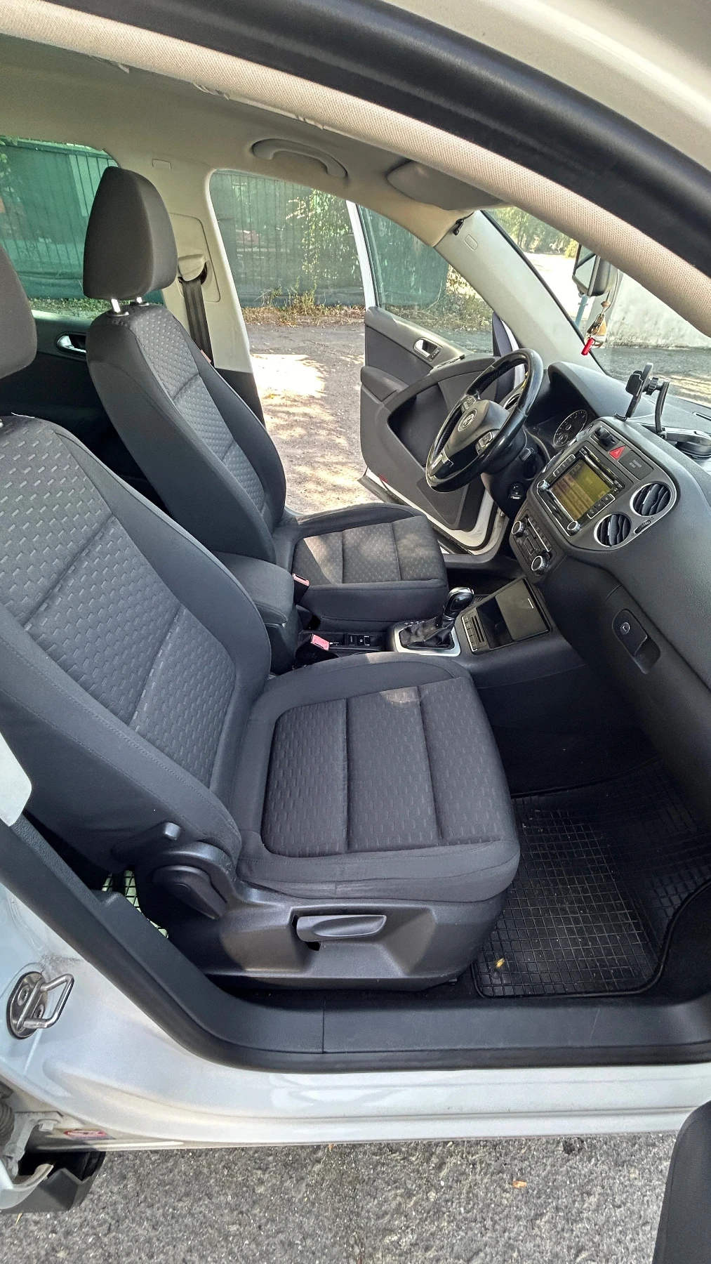 VW Tiguan, снимка 15 - Автомобили и джипове - 56427154