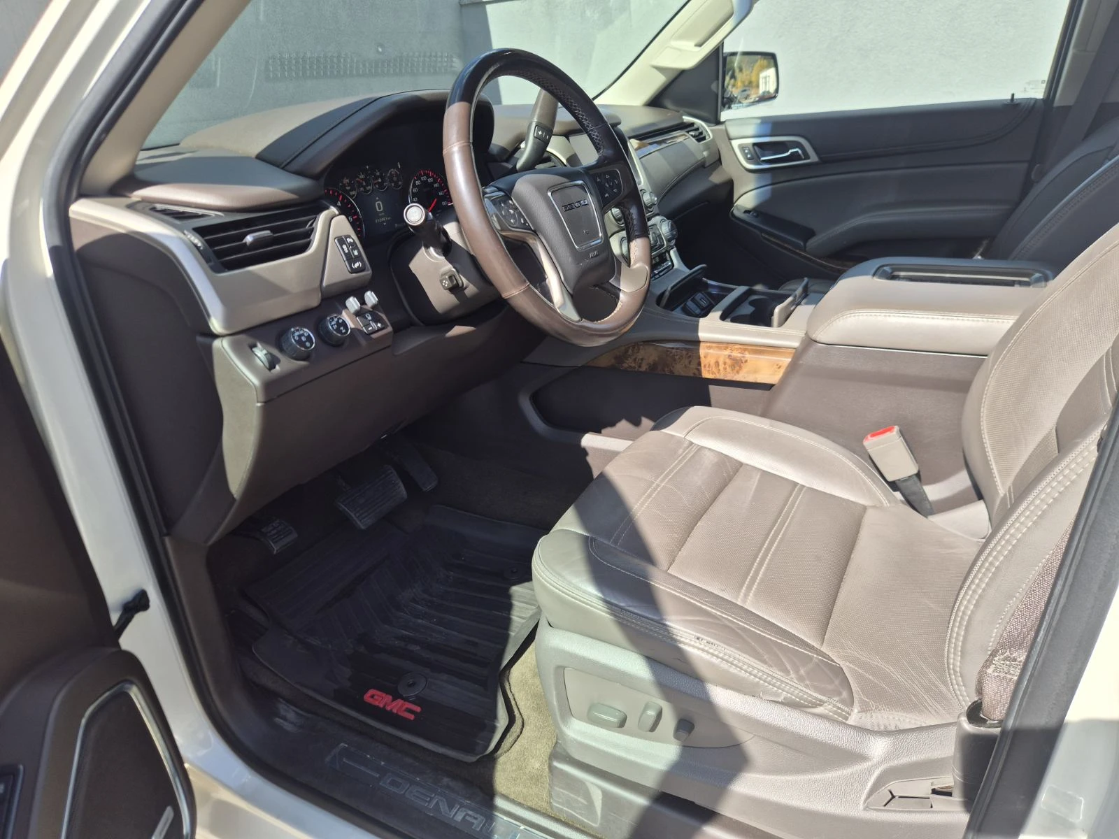 Gmc Yukon XL 6.2L, снимка 10 - Автомобили и джипове - 56461521