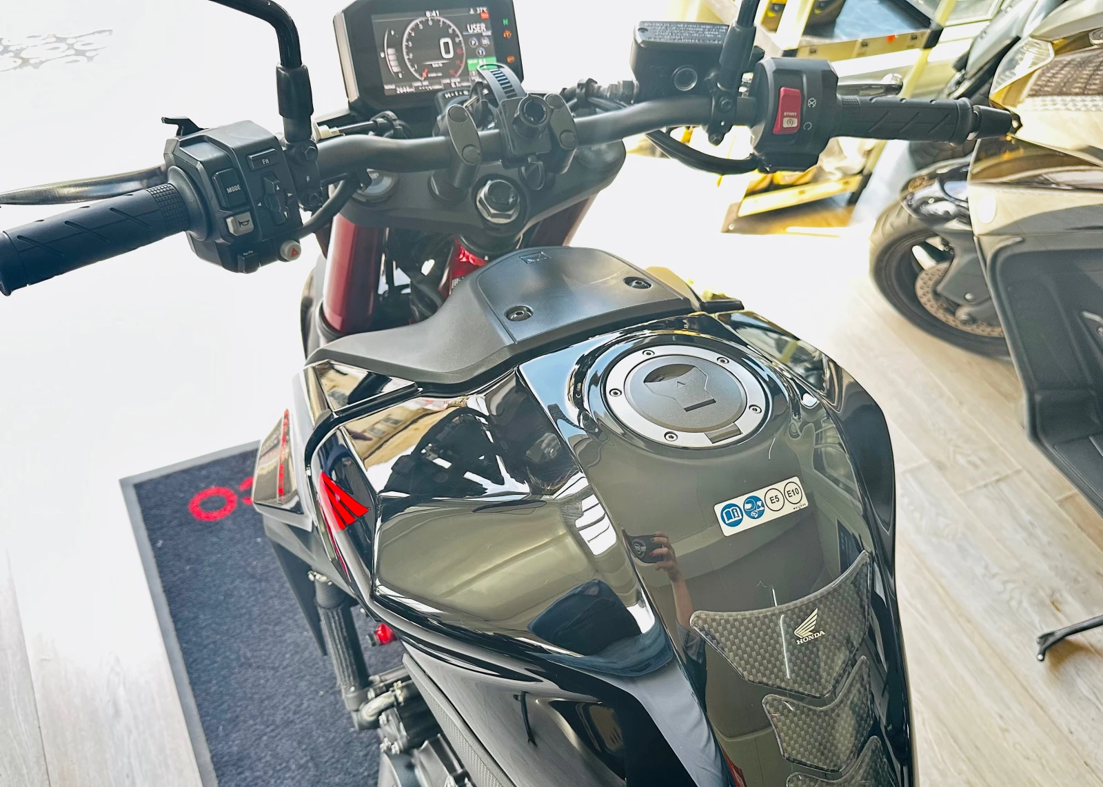 Honda Hornet 750 ABS/TC/LED 2024г. - изображение 3