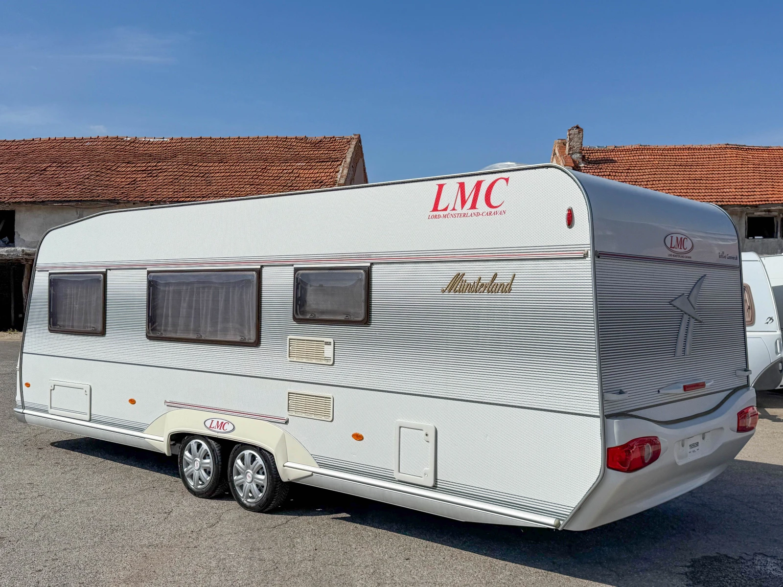 Каравана LMC MUNSTERLAND 650 MFK+ ФОРСЕЛТ - изображение 3