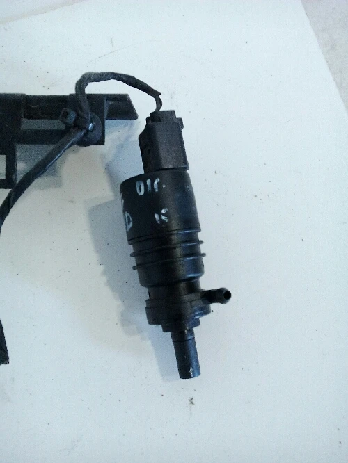 Помпа чистачки БМВ Е46 320Д