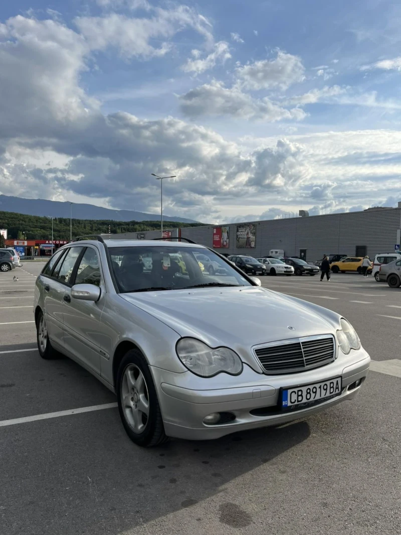 Mercedes-Benz C 220, снимка 3 - Автомобили и джипове - 47582939