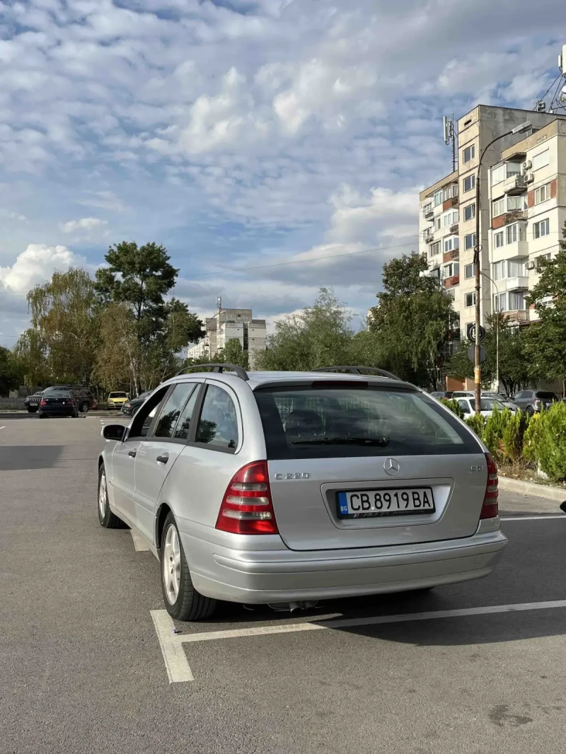 Mercedes-Benz C 220, снимка 5 - Автомобили и джипове - 47582939