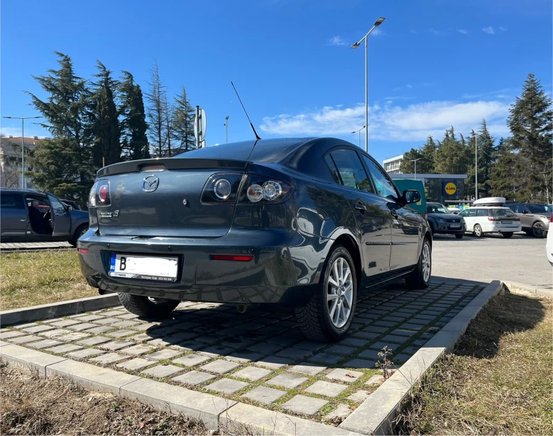 Mazda 3 1.6i Sport, снимка 3 - Автомобили и джипове - 49401315