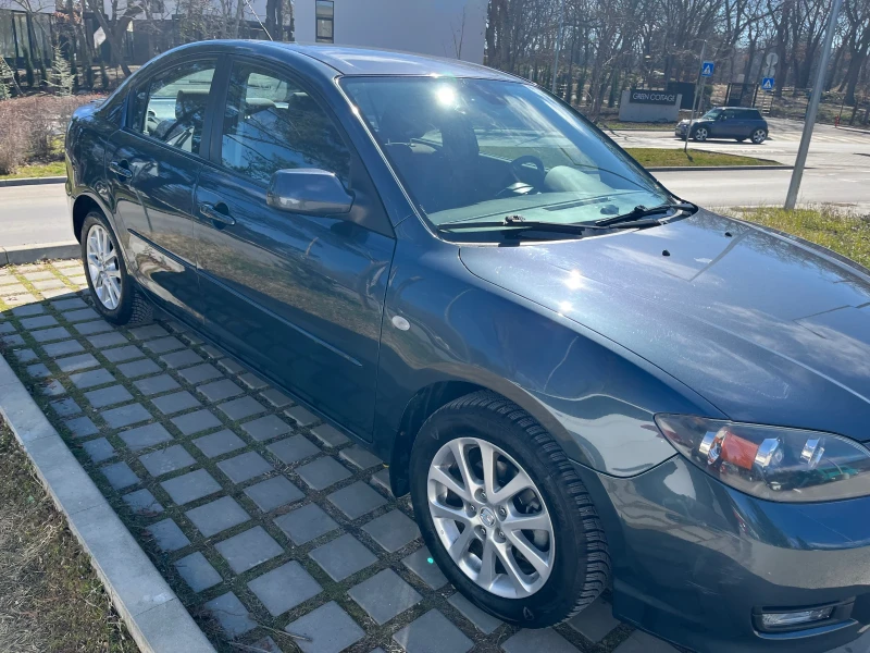 Mazda 3 1.6i, снимка 2 - Автомобили и джипове - 49401315