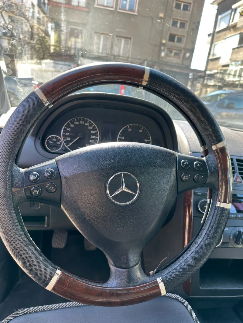 Mercedes-Benz A 180, снимка 8 - Автомобили и джипове - 49426261