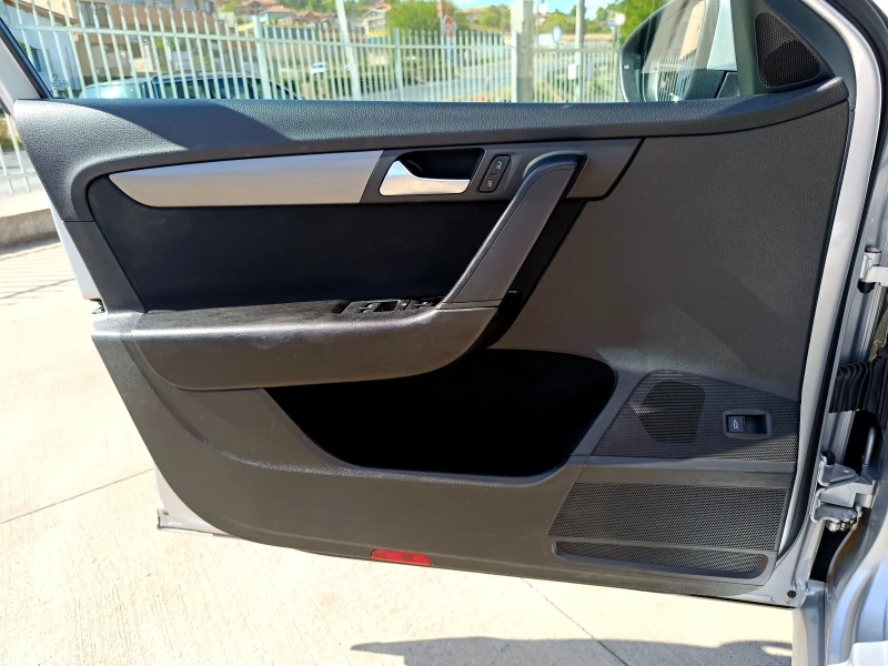 VW Passat 2.0 TDI, снимка 6 - Автомобили и джипове - 52232852