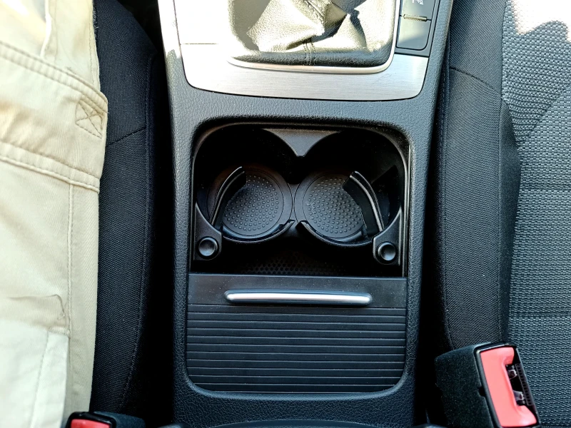 VW Passat 2.0 TDI, снимка 11 - Автомобили и джипове - 52232852