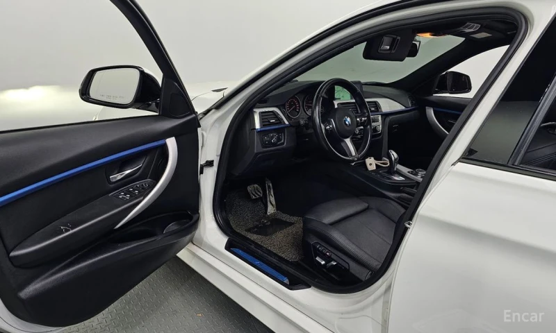 BMW 320, снимка 10 - Автомобили и джипове - 53264171