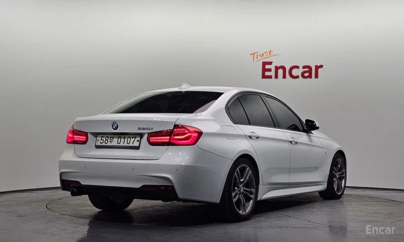 BMW 320, снимка 2 - Автомобили и джипове - 53264171