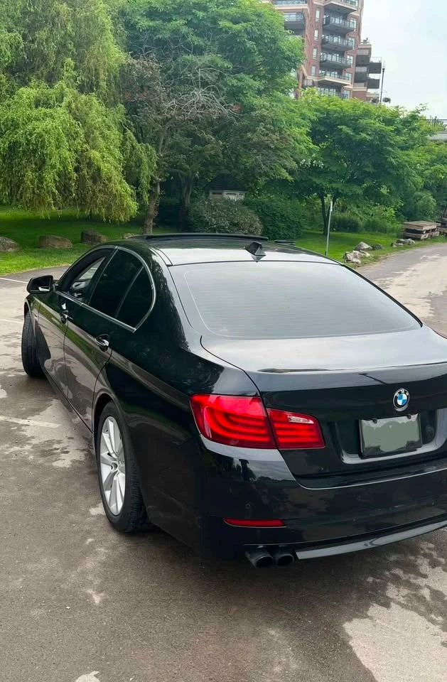 BMW 528 * CARPLAY * СЕРВИЗИРАНА В БМВ * БЕЗ ИНЦИДЕНТИ, снимка 2 - Автомобили и джипове - 55377680