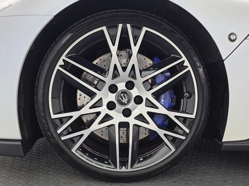 Maserati MC20 3.0 670053350 Automatic КРАЙНА ЦЕНА: 186425 EUR !!, снимка 5 - Автомобили и джипове - 55968519