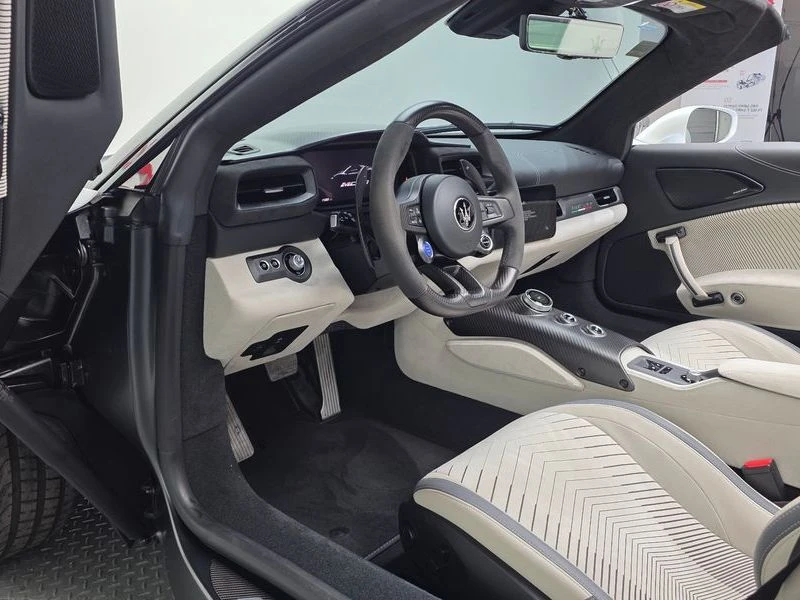 Maserati MC20 3.0 670053350 Automatic КРАЙНА ЦЕНА: 186425 EUR !!, снимка 10 - Автомобили и джипове - 55968519
