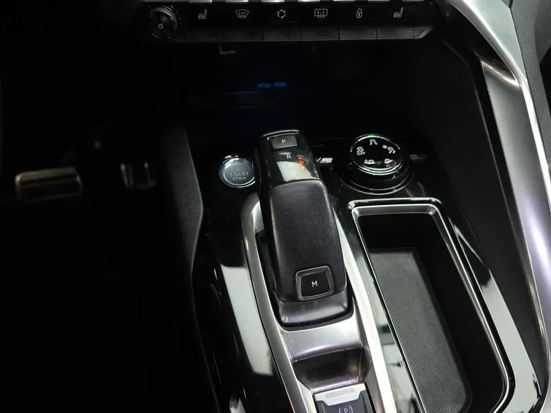 Peugeot 3008 1.5 BlueHDI GT - САМО 30% АВАНС, снимка 9 - Автомобили и джипове - 55987591
