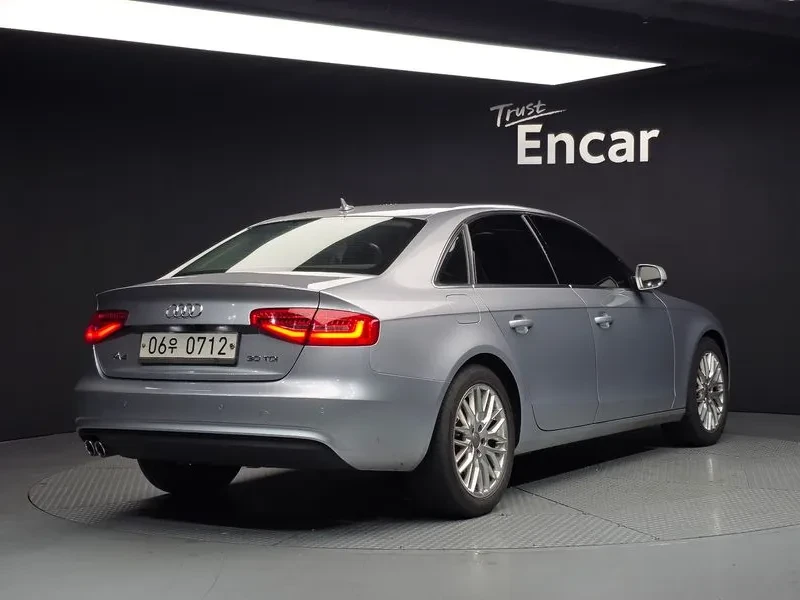 Audi A4 2.0 TDI - САМО 30% АВАНС, снимка 4 - Автомобили и джипове - 56114889
