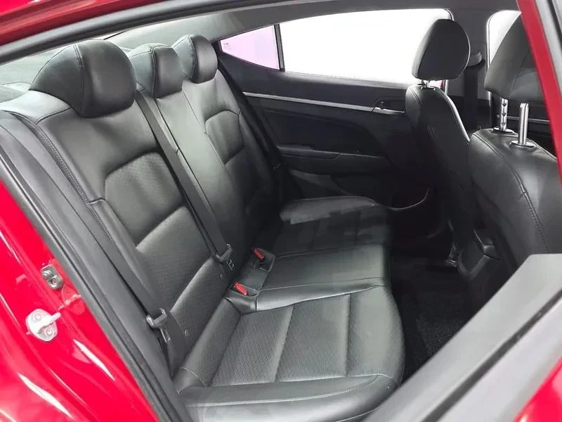 Hyundai Elantra, снимка 11 - Автомобили и джипове - 56724879