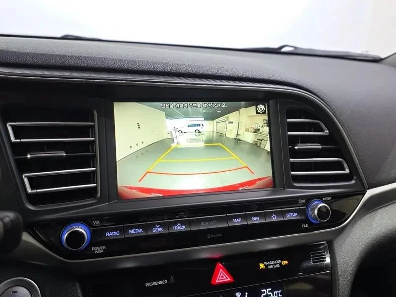 Hyundai Elantra, снимка 14 - Автомобили и джипове - 56724879