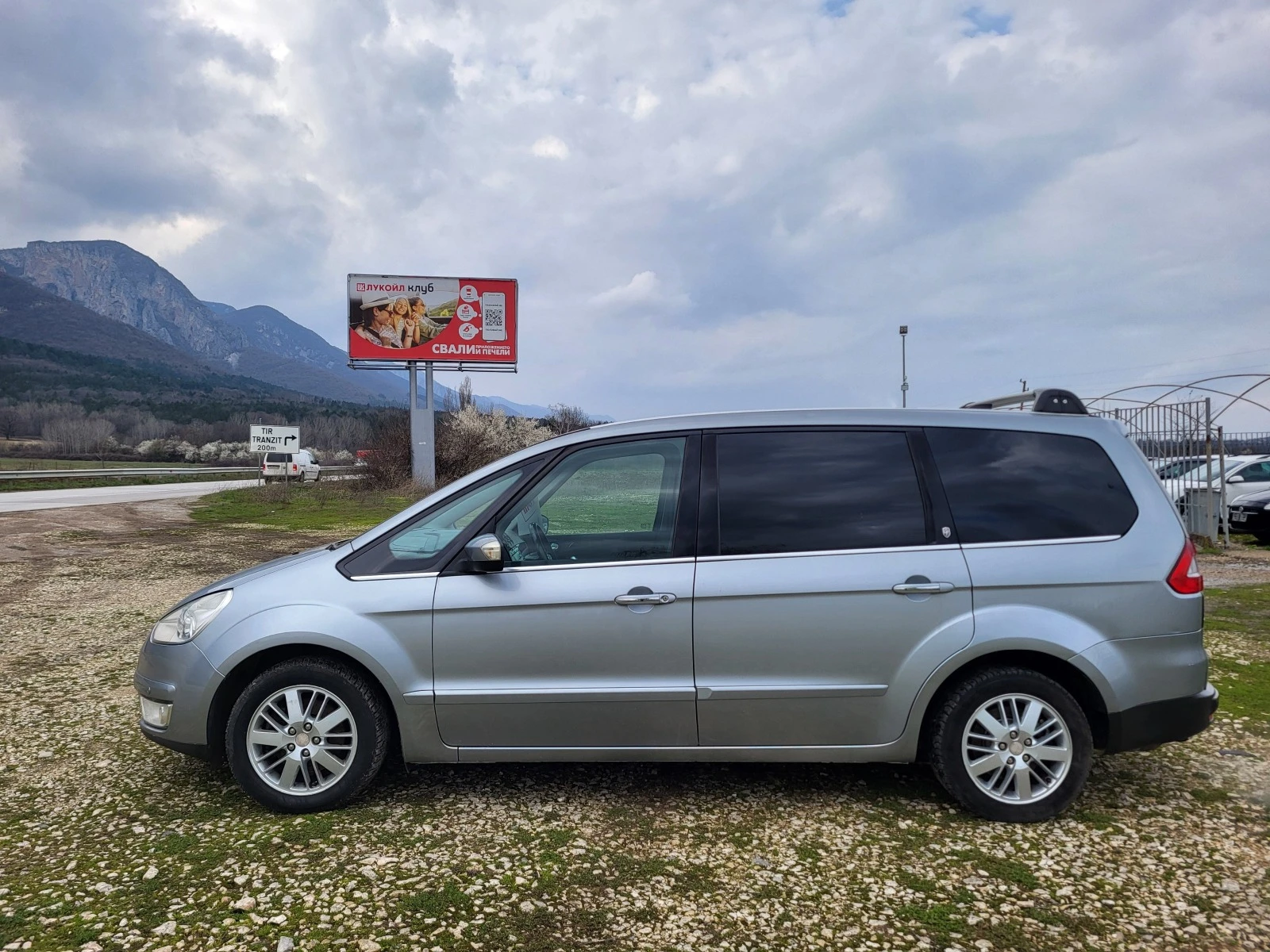 Ford Galaxy 2.0i-ГАЗ - изображение 2