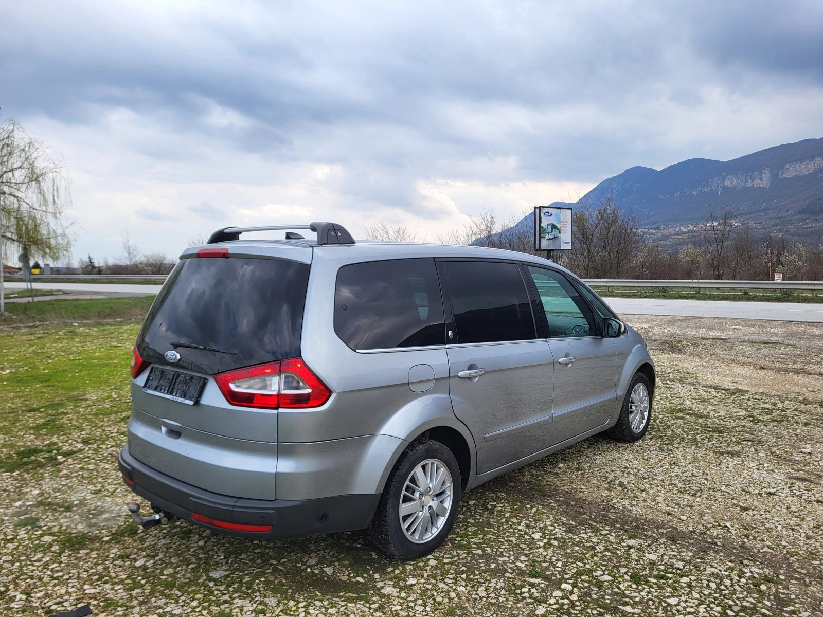 Ford Galaxy 2.0i-ГАЗ - изображение 4