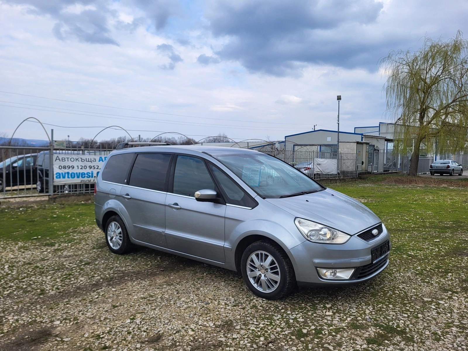 Ford Galaxy 2.0i-ГАЗ - изображение 6