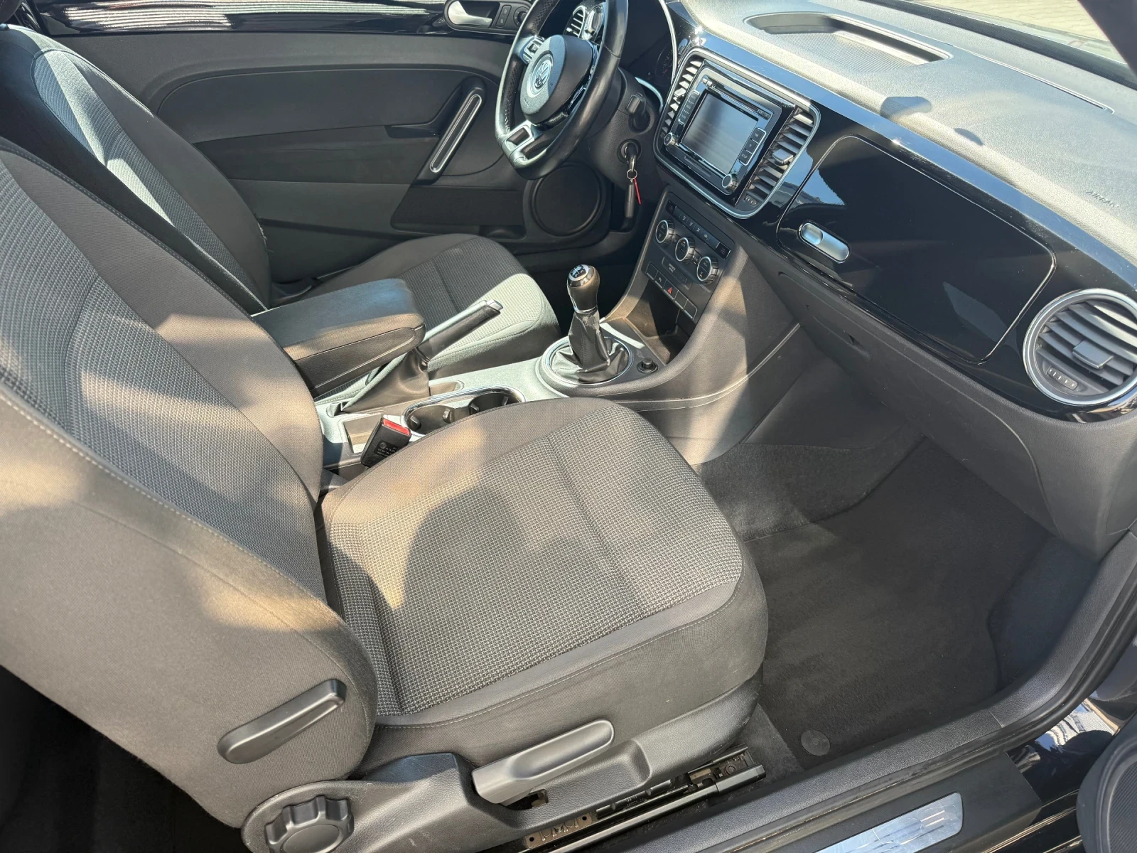 VW Beetle 1, 2TSI+ 105kc+ Навигация+ Климатроник+ Камера | Mobile.bg — изображение 11