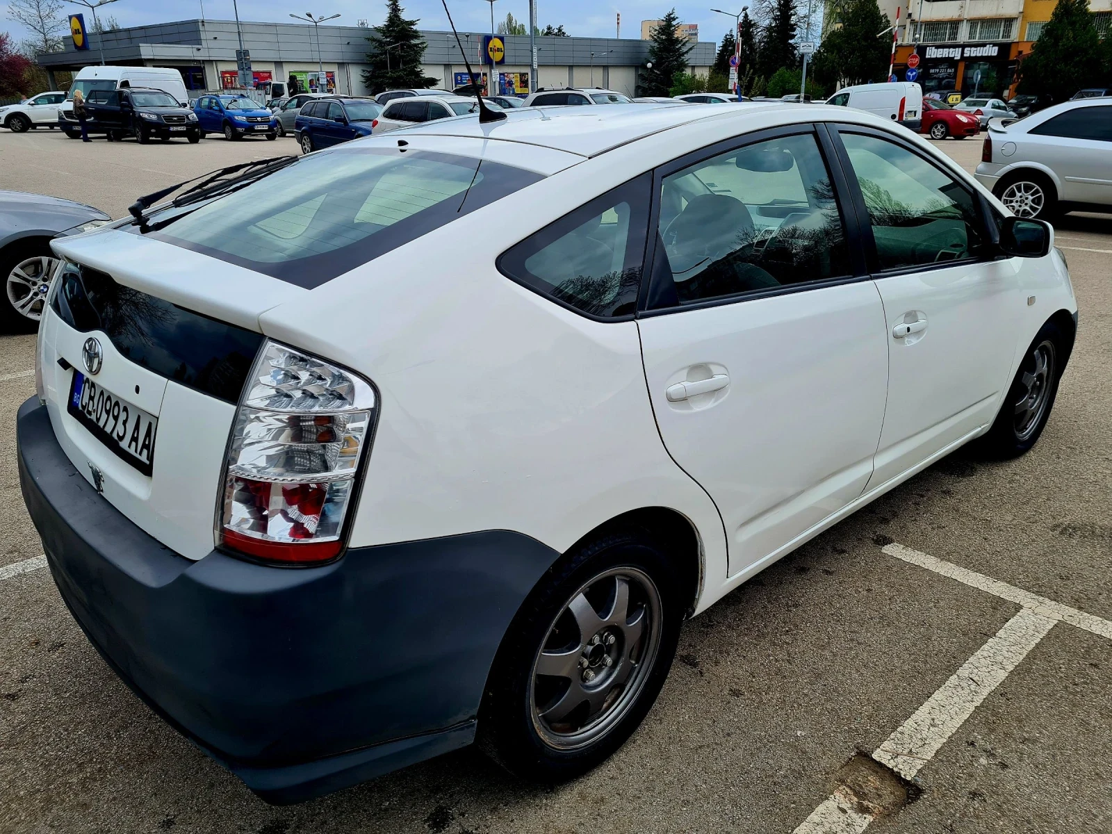 Toyota Prius ХИБРИД АВТОМАТИК 4л на 100 км БЕНЗИН  - изображение 5