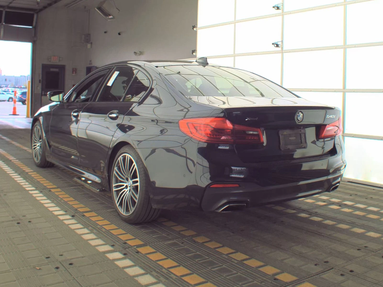 BMW 540 I xDrive (M-Pack) Обдух* Диг.табло* H/K* Масаж*  - изображение 6