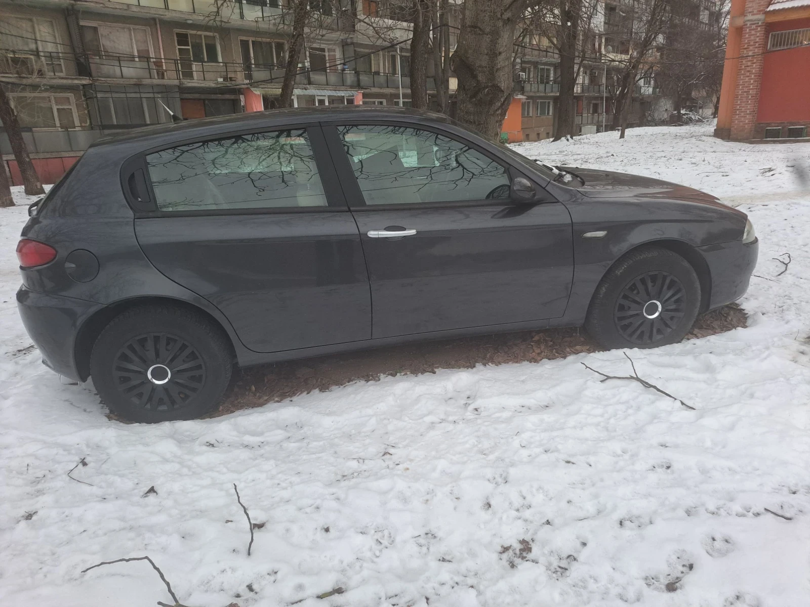 Alfa Romeo 147 1.9Jtdm - изображение 3