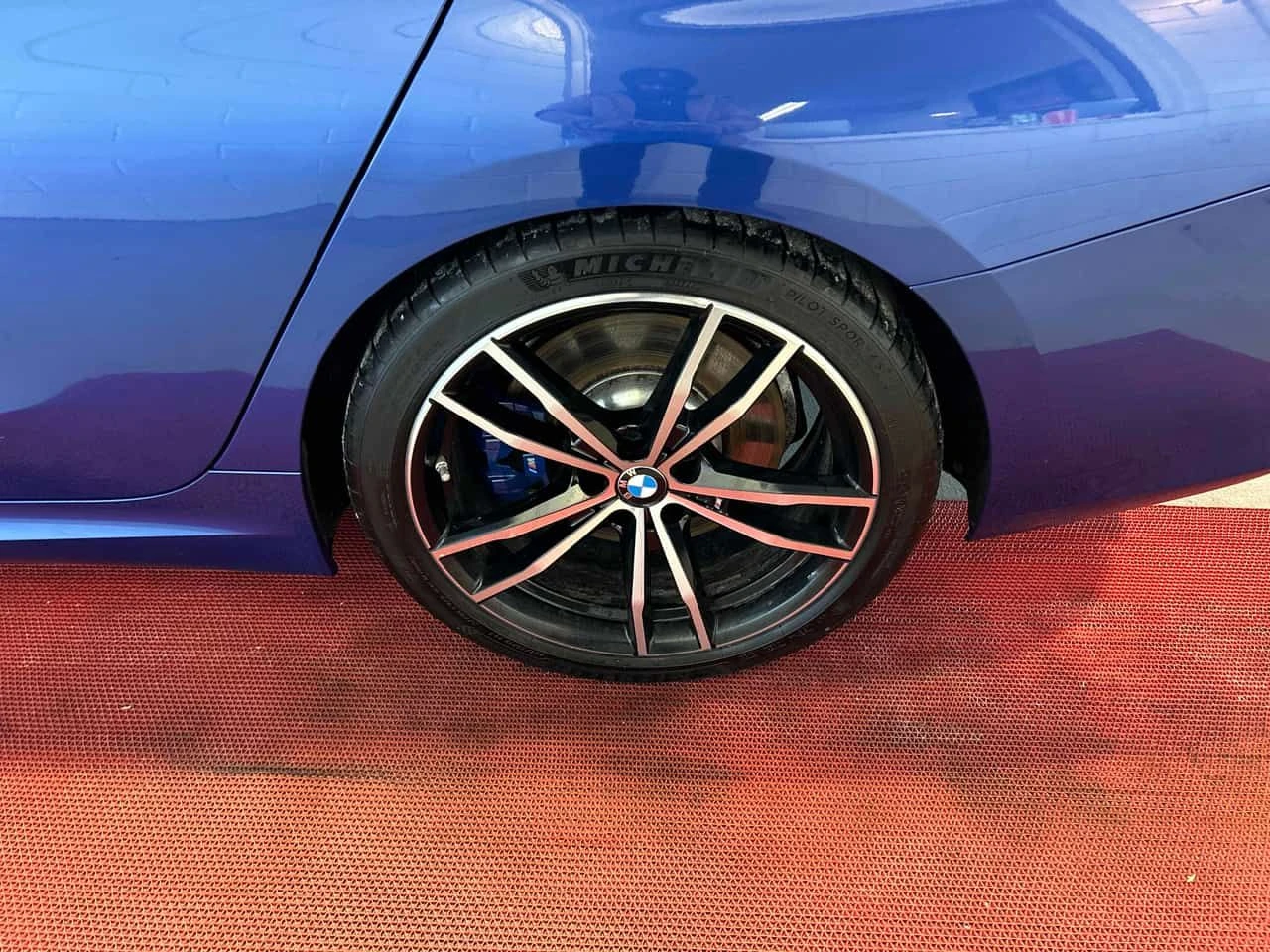 BMW 330 I XDRIVE | HEAD UP | CARFAX - изображение 6