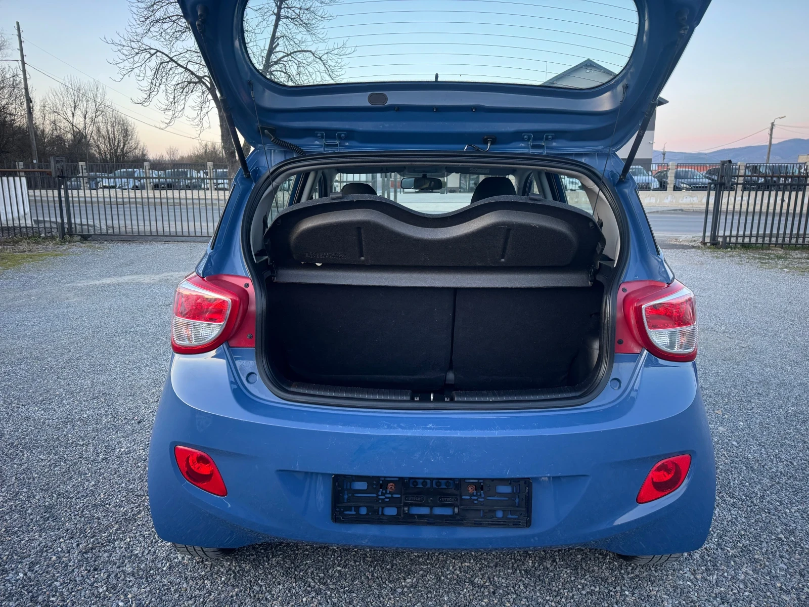 Hyundai I10 1.0i Klima EURO 6, снимка 16 - Автомобили и джипове - 53829568