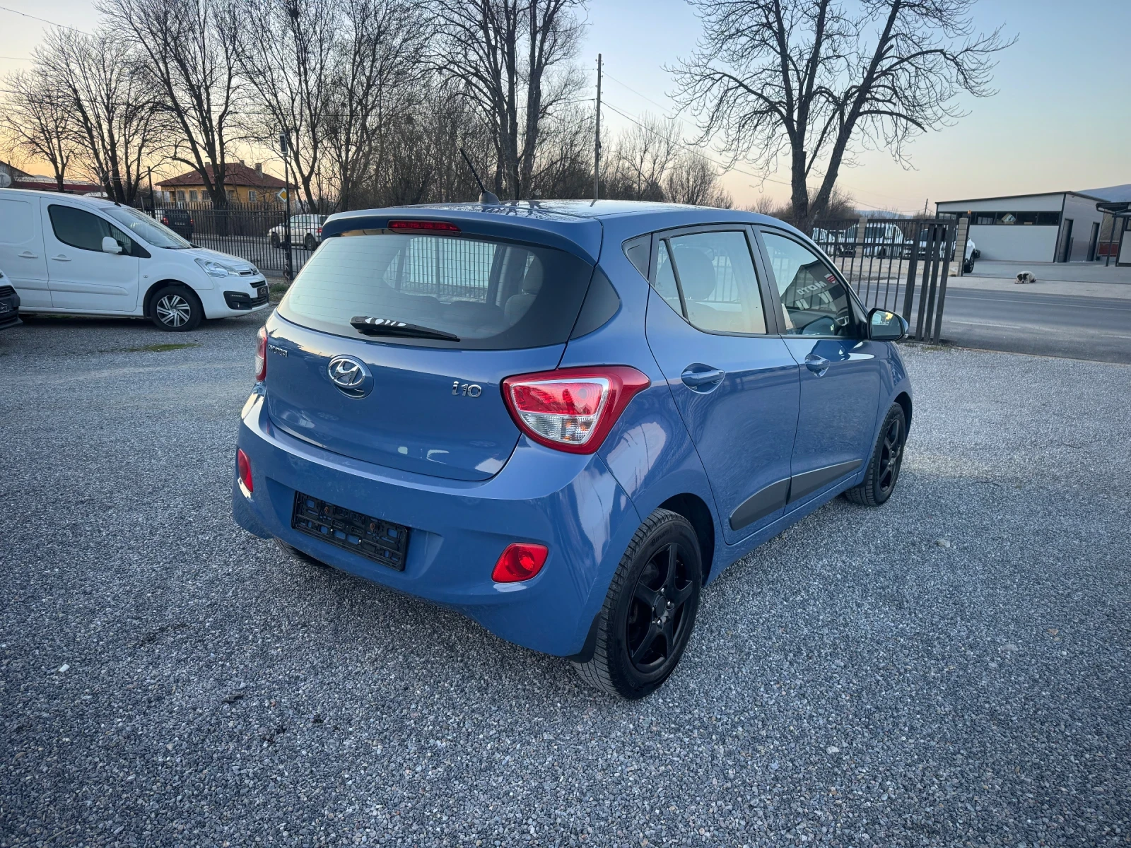 Hyundai I10 1.0i Klima EURO 6, снимка 7 - Автомобили и джипове - 53829568