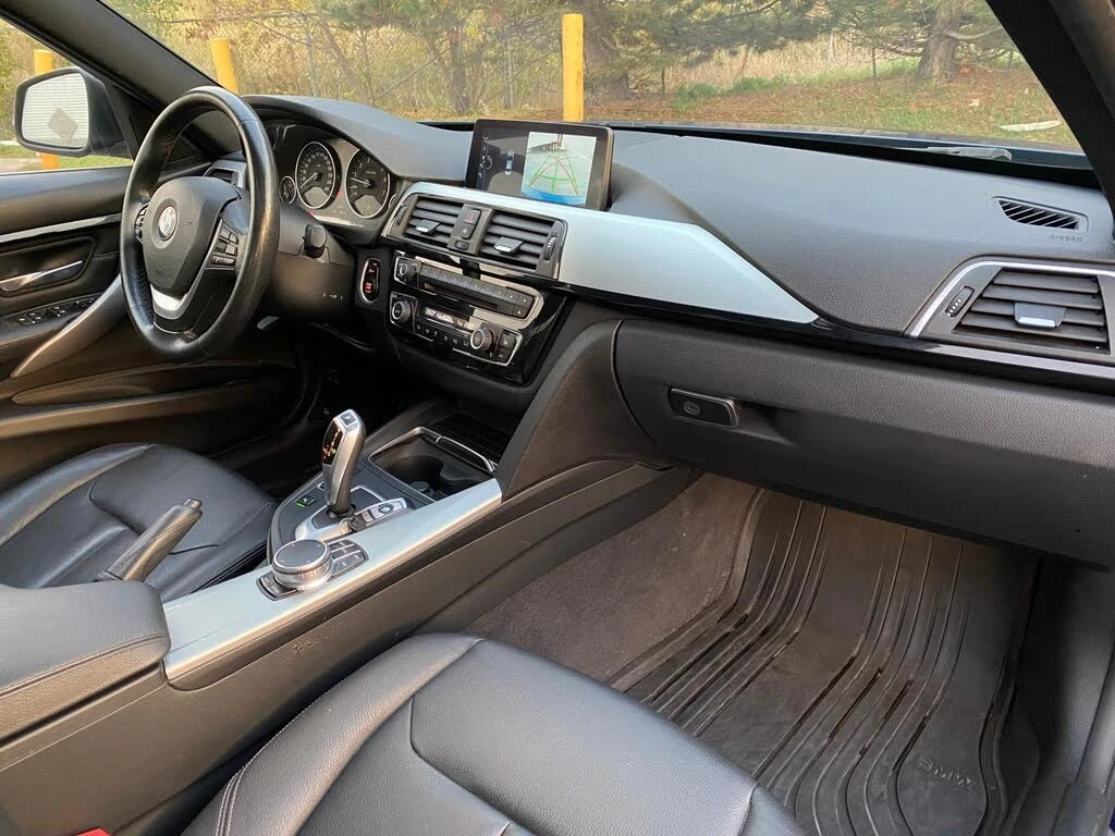 BMW 330 xDrive* АвтоКредит* (ЦЕНА ДО БГ), снимка 8 - Автомобили и джипове - 53965811