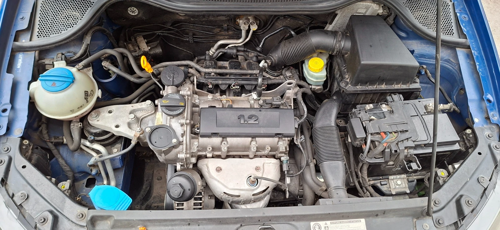 VW Polo хечбек с 5 врати, снимка 16 - Автомобили и джипове - 54041315