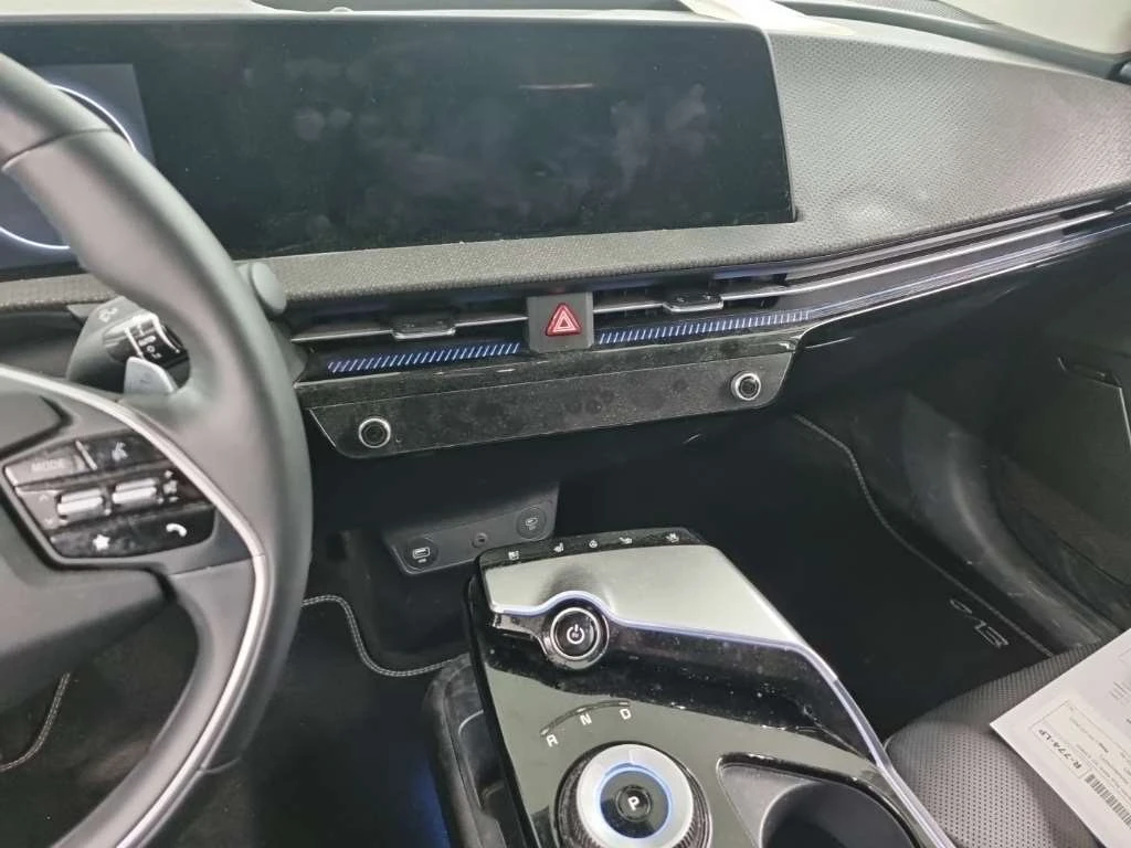 Kia EV6 77.4KWH 325КС. 4Х4 SOH-100% ДИСТРОНИК ОБДУХВАНЕ , снимка 11 - Автомобили и джипове - 54083638