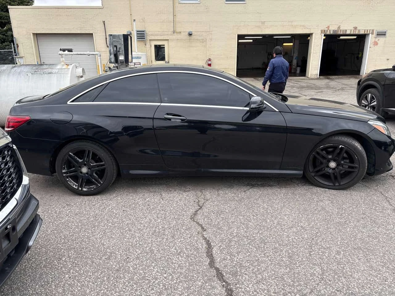 Mercedes-Benz E 400 | DISTRONIC | CARFAX | 360 | , снимка 3 - Автомобили и джипове - 54307045