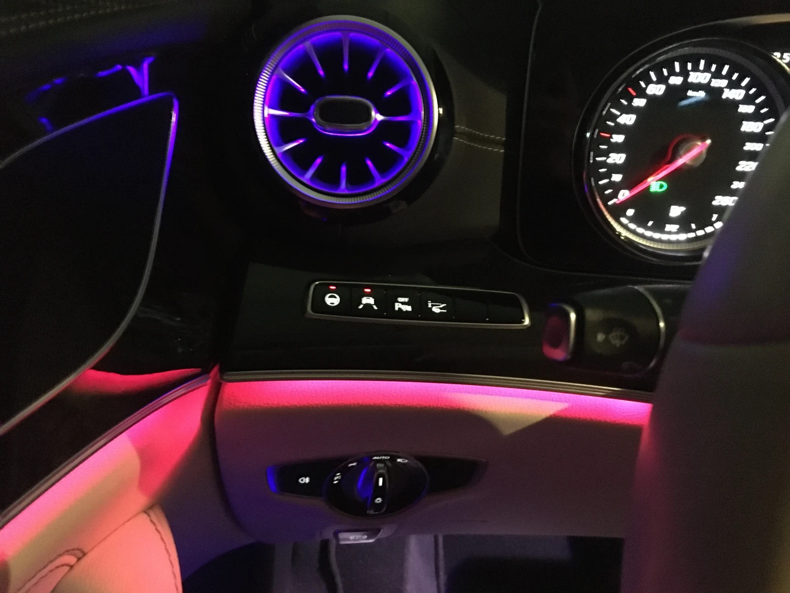 Mercedes-Benz CLS 450 85000км| AMG-GERMANY| 4-MATIC| 9G-TRONIC, снимка 15 - Автомобили и джипове - 54439570