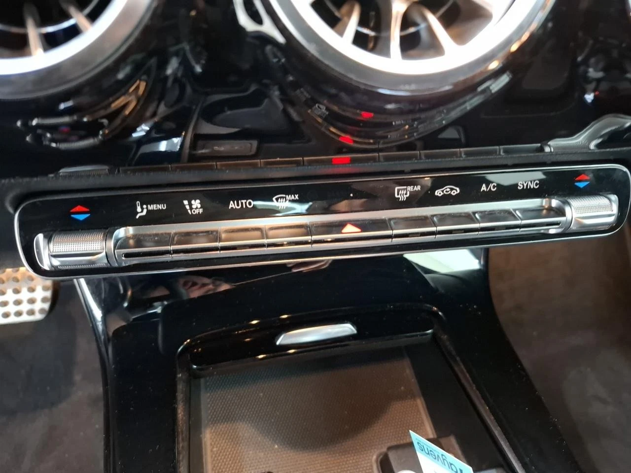 Mercedes-Benz A 180 180 Business Solution AMG, снимка 7 - Автомобили и джипове - 54552089