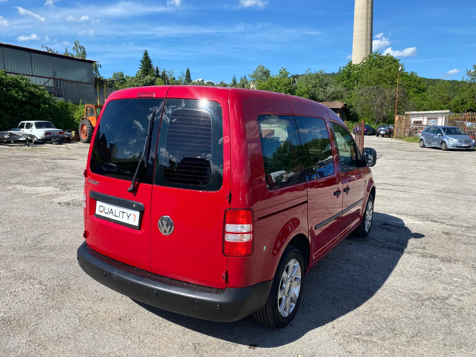 VW Caddy 1.6TDI Клима, снимка 4 - Автомобили и джипове - 54714561