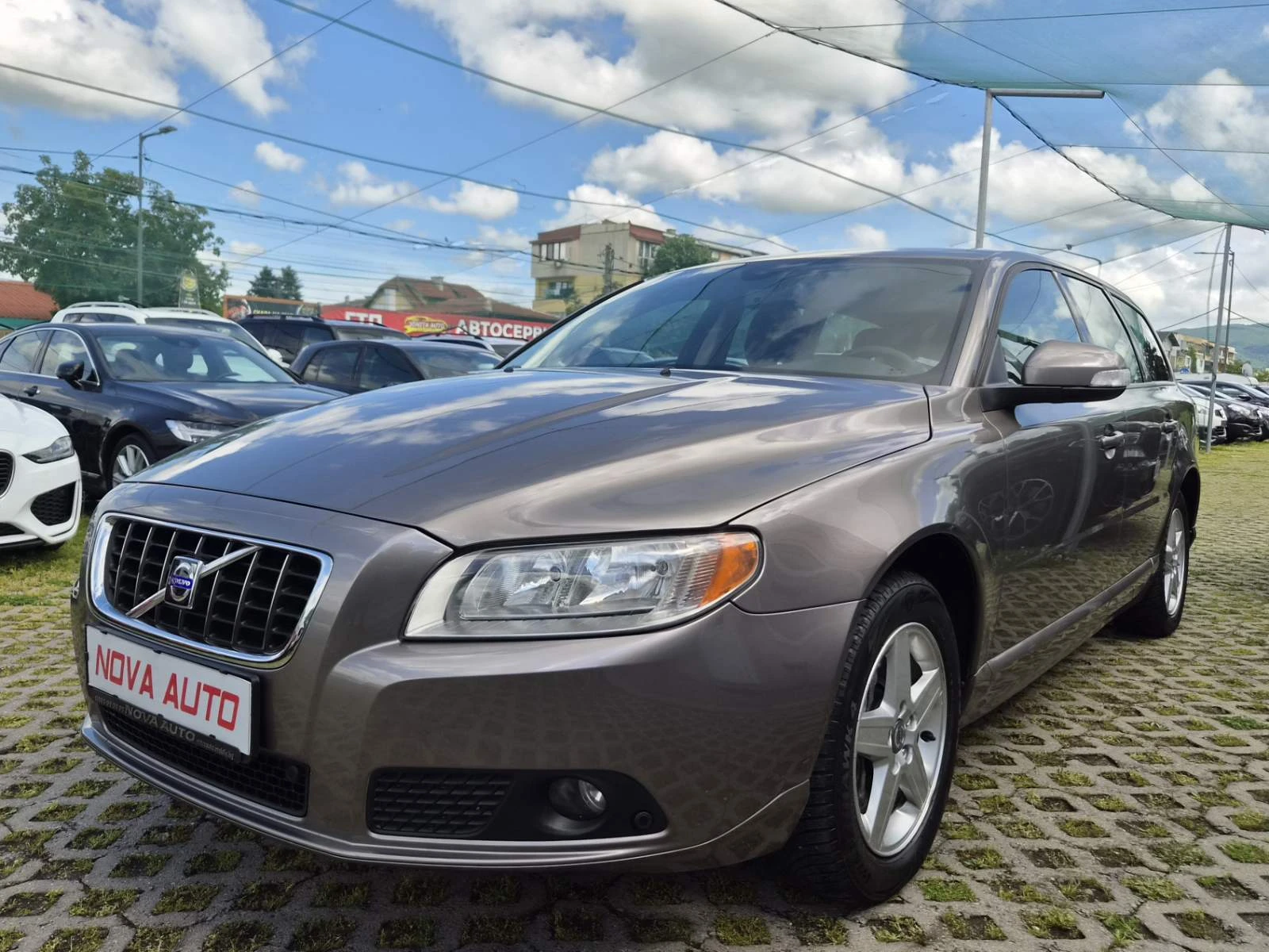 Volvo V70 2.4D-163КС-MOMENTUM