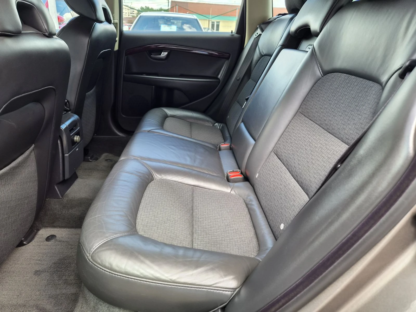 Volvo V70 2.4D-163КС-MOMENTUM, снимка 13 - Автомобили и джипове - 54784281