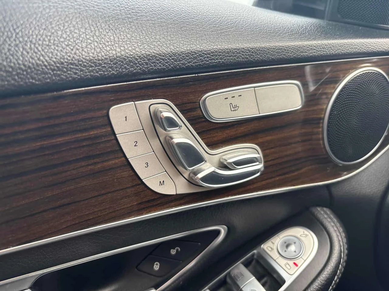 Mercedes-Benz C 300 * CARFAX * ПОДГРЕВИ * ПАНО * АВТОКРЕДИТ, снимка 11 - Автомобили и джипове - 54886054