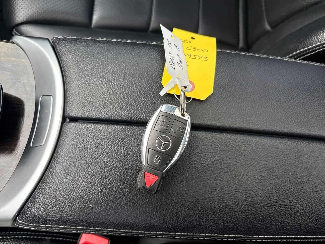 Mercedes-Benz C 300 * CARFAX * ПОДГРЕВИ * ПАНО * АВТОКРЕДИТ, снимка 16 - Автомобили и джипове - 54886054
